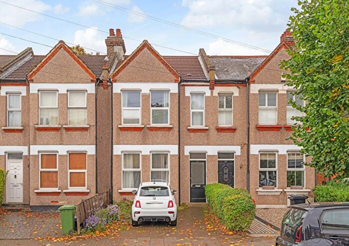 1 Bedroom Flat To Rent In Ravenscroft Road, Beckenham, BR3