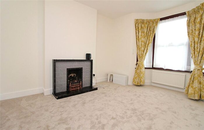 2 Bedroom Apartment To Rent In Dollis Road, Finchley Central, London, N3