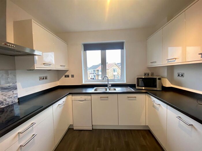 2 Bedroom Flat To Rent In Westover Road, Westbury-On-Trym, Bristol, BS9