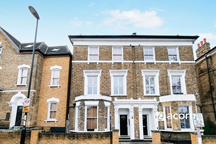 3 Bedroom Flat To Rent In Albion Way, London, SE13