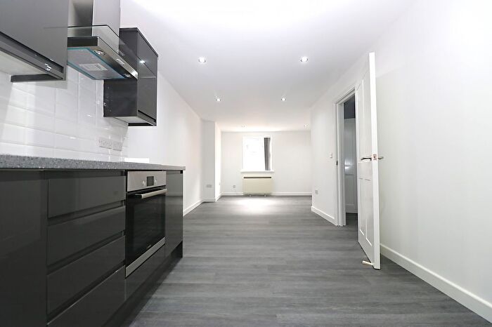 2 Bedroom Flat To Rent In Zircon House, Postway Mews, Ilford, Essex, IG1