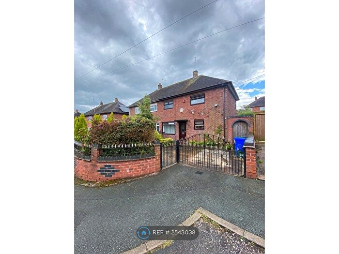 3 Bedroom Semi-Detached House To Rent In Wentworth Grove, Stoke-On-Trent, ST1