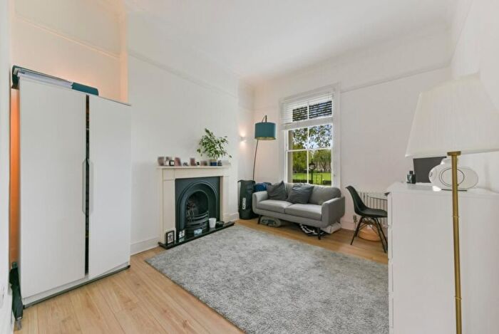 1 Bedroom Flat To Rent In Vincent Square, London, SW1P