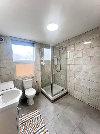 Studio To Rent In Kimberley Road, N18