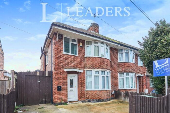 4 Bedroom Semi-Detached House To Rent In Salisbury Street, NG9
