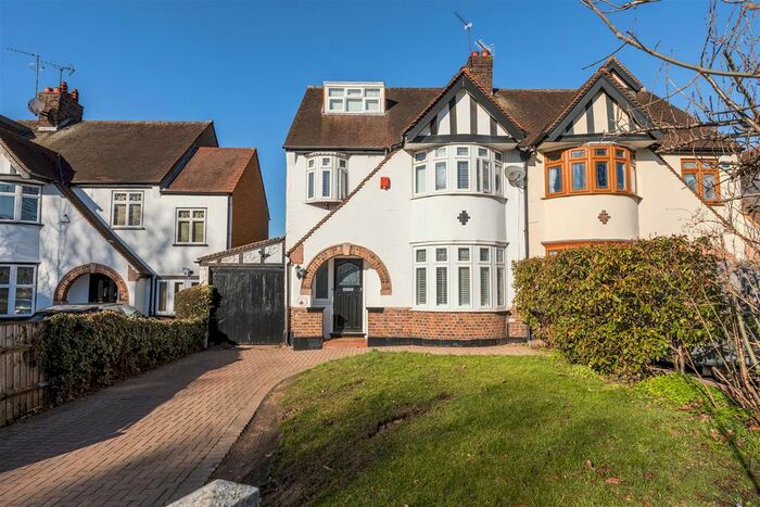 5 Bedroom Semi-Detached House To Rent In Holly Crescent, Woodford Green, IG8
