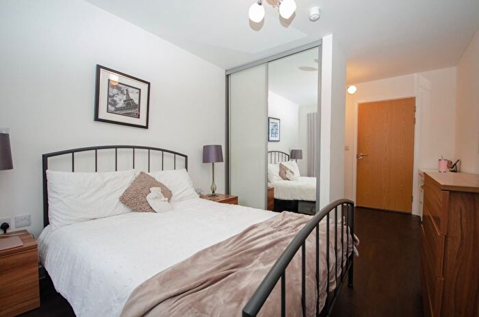 2 Bedroom Flat For Sale In Denyer Walk, Southampton, SO19