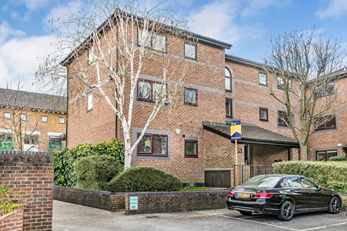 1 Bedroom Flat To Rent In Farrow Place, SE16