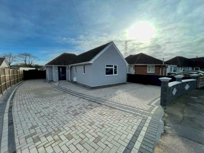 4 Bedroom Bungalow To Rent In Corondale Road, Worle, Weston-super-Mare, BS22