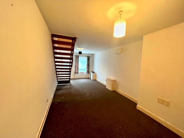 3 Bedroom Property To Rent In Paddock Grove, Boston PE21