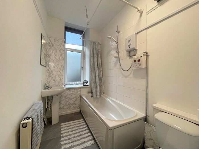 1 Bedroom Flat To Rent In Roslea Drive, Glasgow, G31