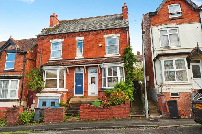 3 Bedroom Semi Detached House For Sale In Oakly Road, Redditch, B97