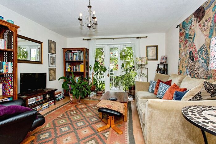1 Bedroom Flat For Sale In Robert Jennings Close, Cambridge, Cambridgeshire, CB4