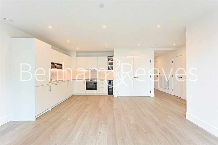 1 Bedroom Flat To Rent In Affinity View, London, E16