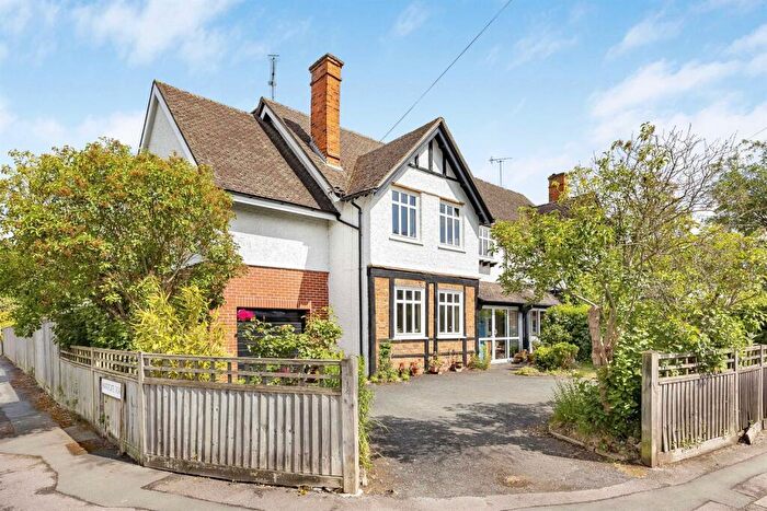 5 Bedroom Semi Detached House For Sale In Woodcote Road, Caversham Heights, Reading, RG4