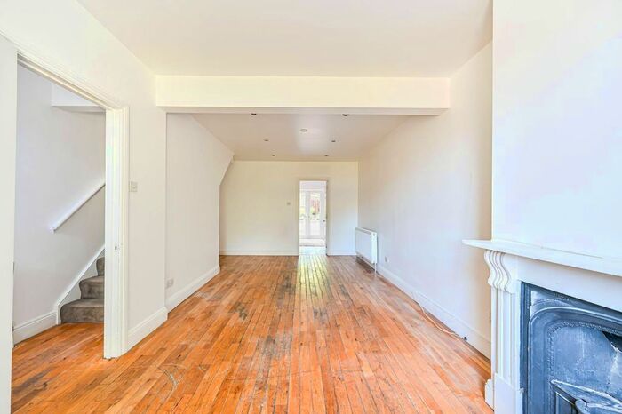 3 Bedroom Terraced House To Rent In Latchmere Road, Battersea, London, SW11