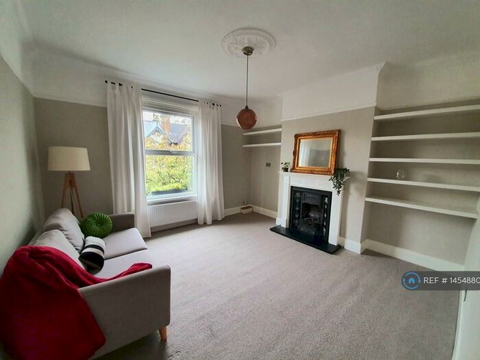 2 Bedroom Flat To Rent In Lenham Road, London, SE12