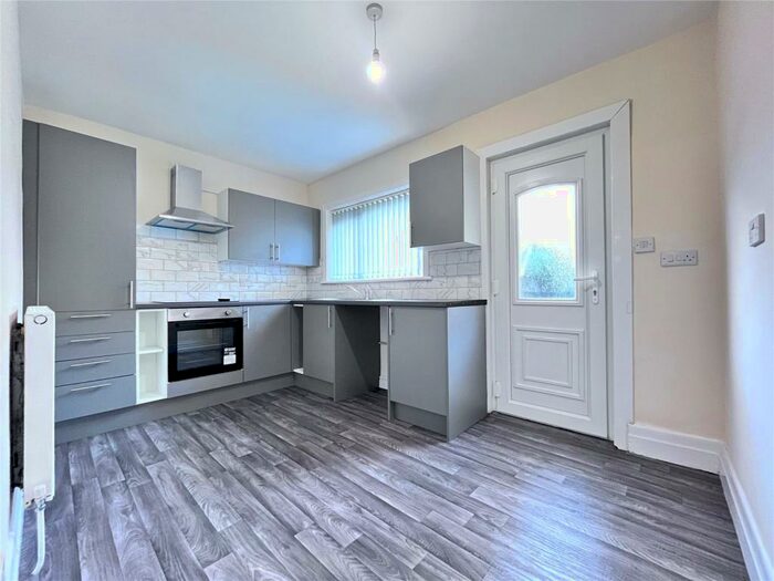 2 Bedroom Semi-Detached House To Rent In Dixon Crescent, Doncaster, DN4