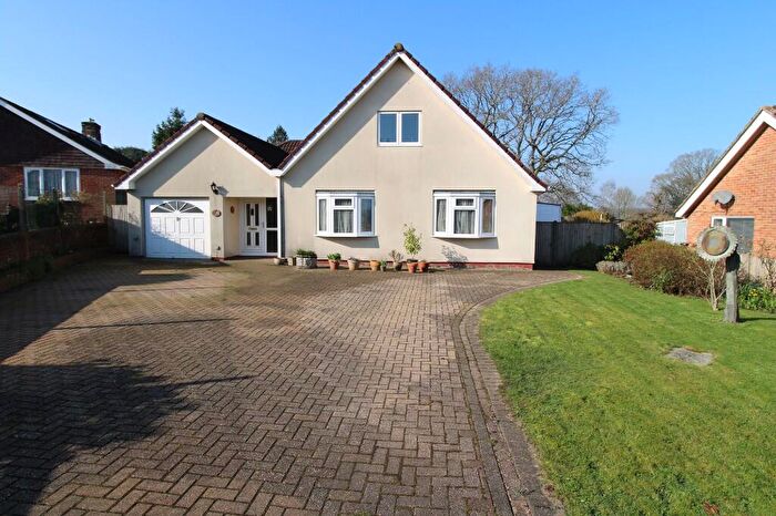 3 Bedroom Detached House For Sale In Lion Close, Overton., RG25