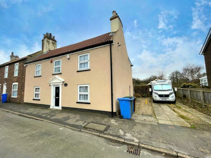 4 Bedroom Semi-Detached House For Sale In High Street, Aldbrough, Hull, HU11
