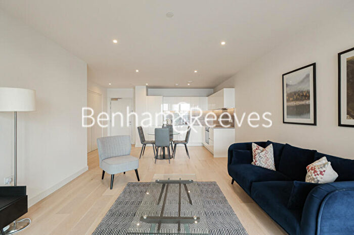 2 Bedroom Apartment To Rent In Bonnet Street, Royal Wharf, E16