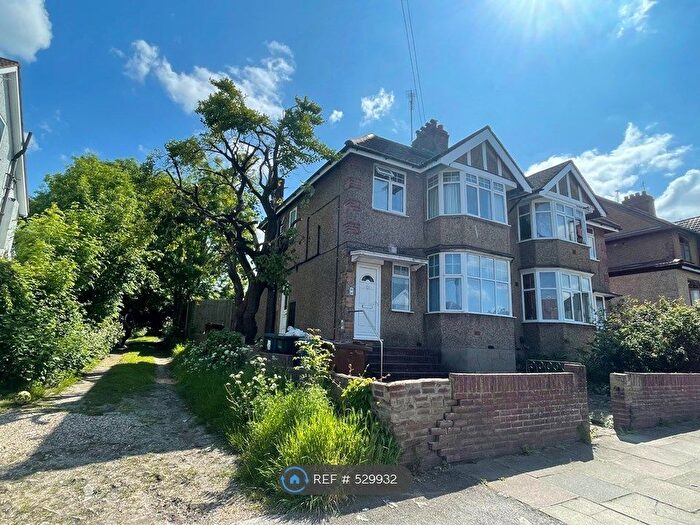 3 Bedroom Maisonette To Rent In Park Lane, Harrow, HA2