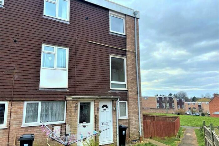 2 Bedroom Maisonette To Rent In Chiltern Close, Warmley, Bristol, BS30