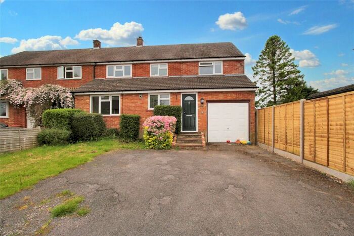 4 Bedroom Semi-Detached House To Rent In Windmill Fields, Four Marks, Alton, GU34