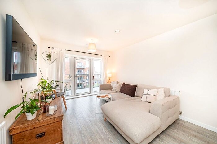 2 Bedroom Flat For Sale In Springfield Drive, Tooting, SW17