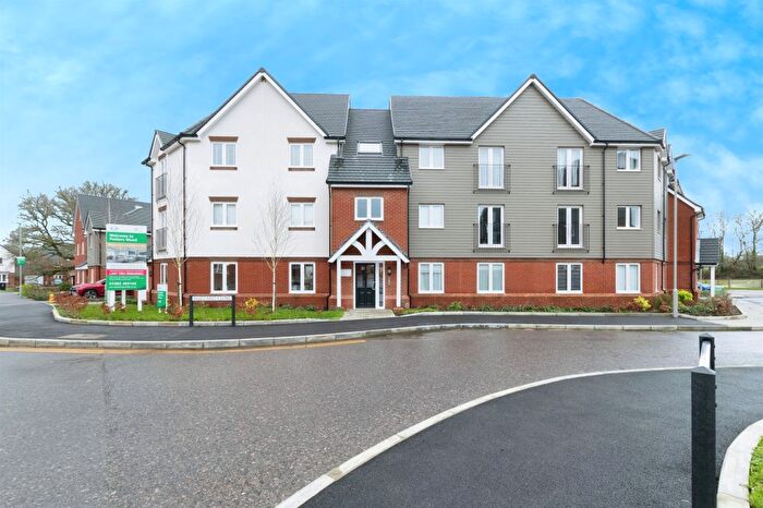 2 Bedroom Flat For Sale In Edmondsham Road, Verwood, BH31