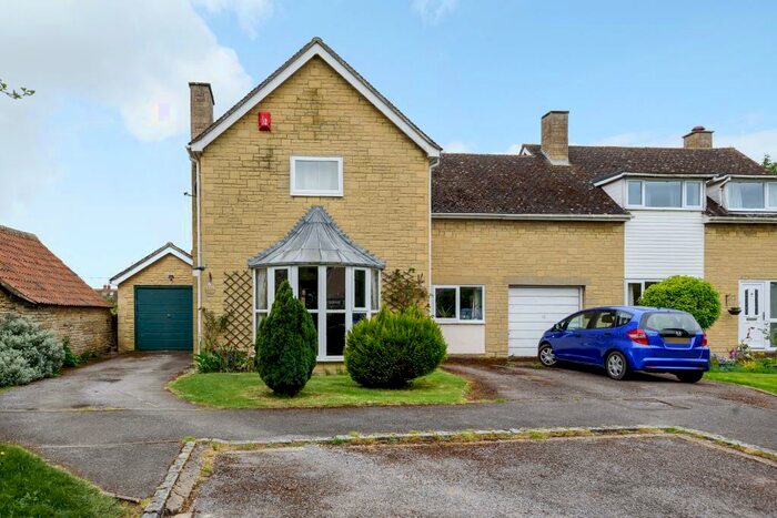 4 Bedroom Link Detached House For Sale In Merton, Oxfordshire, OX25