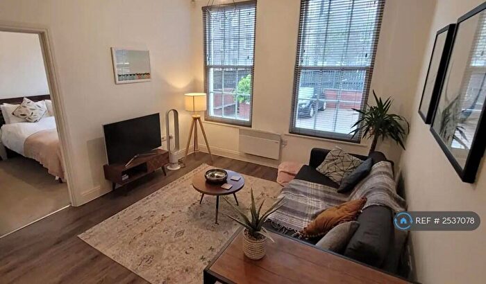 1 Bedroom Flat To Rent In Century Place, Bristol, BS2