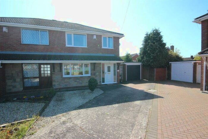 3 Bedroom Semi-Detached House To Rent In Margaret Close, Brierley Hill, West Midlands, DY5