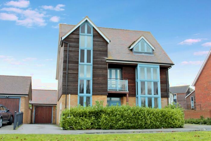6 Bedroom Detached House To Rent In Kingswear Drive, Broughton, MK10