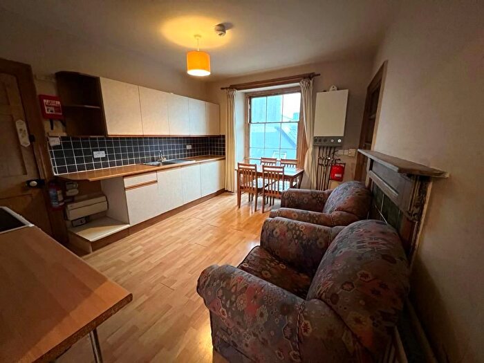 3 Bedroom Flat To Rent In Queen Street, Aberystwyth, SY23