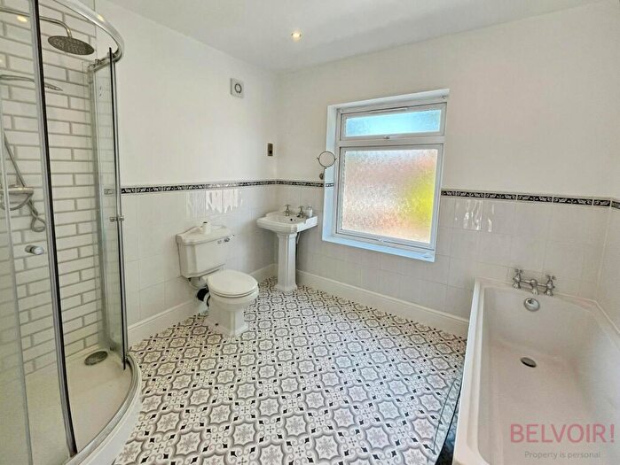 5 Bedroom Semi-Detached House To Rent In Newton Street, Newark, NG24