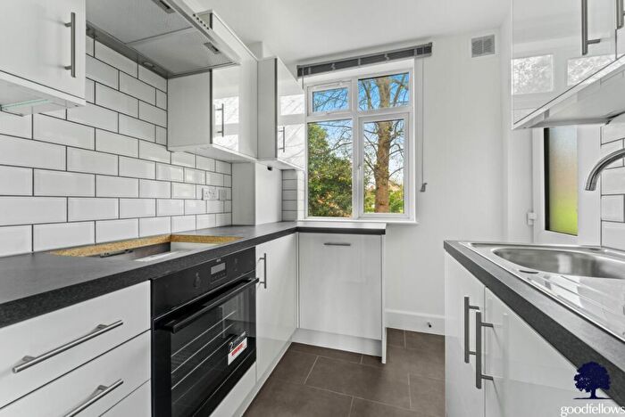 2 Bedroom Apartment To Rent In Oakhill Road, Sutton, Surrey, SM1
