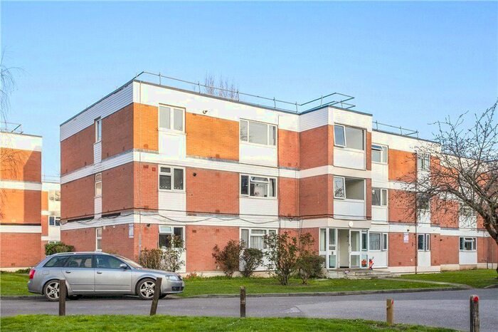 2 Bedroom Flat To Rent In Laleham Road, Staines-Upon-Thames, Surrey, TW18