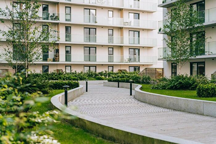 2 Bedroom Apartment To Rent In Chapel Wharf, Manchester, M3