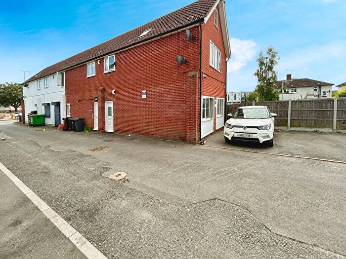 2 Bedroom Flat To Rent In Kings Road, Broomfield, Chelmsford, CM1