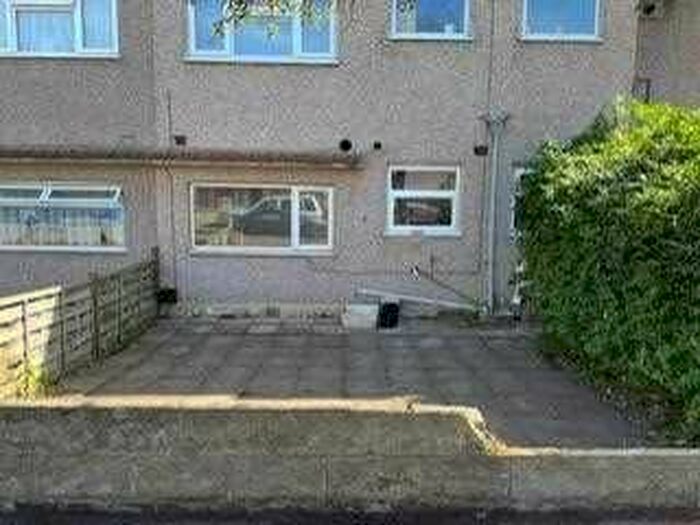 2 Bedroom Flat To Rent In St Marks, Northfleet, Gravesend, DA11