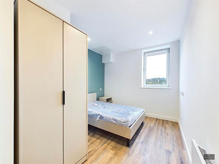 3 Bedroom Flat To Rent In New North Road, Exeter, EX4