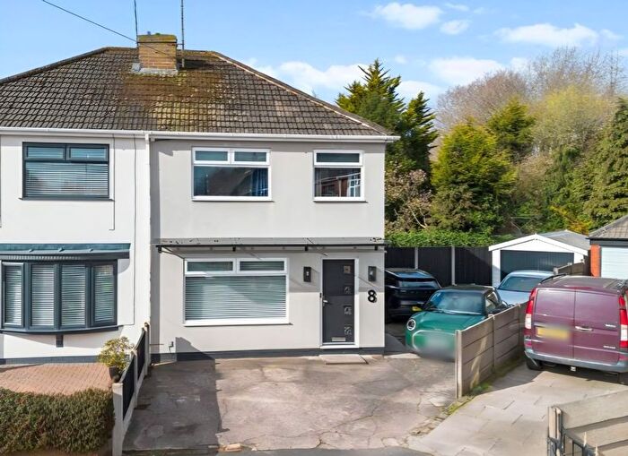 3 Bedroom Semi-Detached House For Sale In Plane Tree Grove, Haydock, WA11