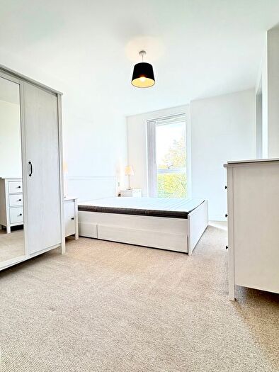 2 Bedroom Flat To Rent In Park Royal, London, NW10