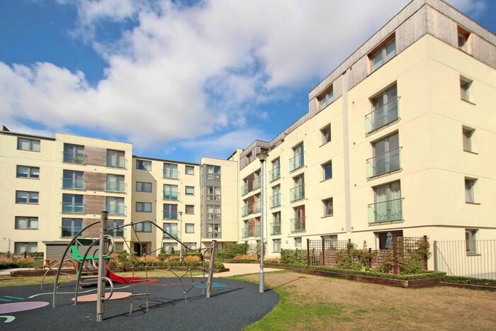 2 Bedroom Flat To Rent In Garden Road, Richmond, TW9