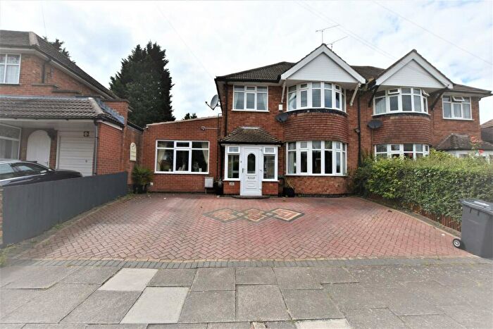4 Bedroom Semi-Detached House To Rent In Frinton Avenue, Leicester, LE5