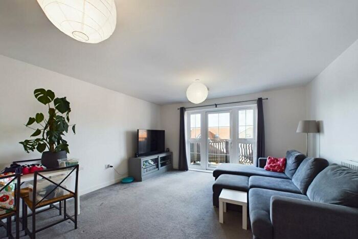 2 Bedroom Apartment For Sale In Woods Road, Chichester, PO19