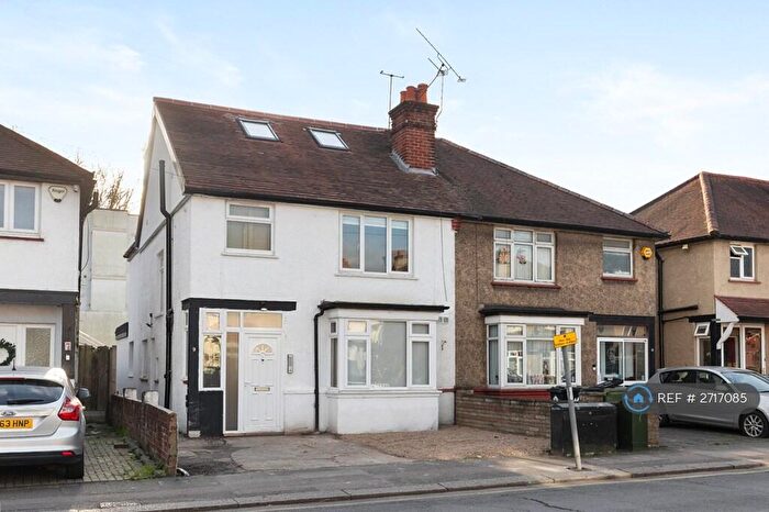 Studio To Rent In Chase Road, Epsom, KT19