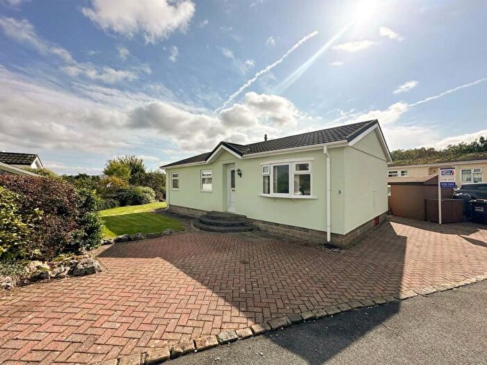 2 Bedroom Park Home For Sale In Brackenfield, Long Ashes Park, Threshfield, Skipton, BD23