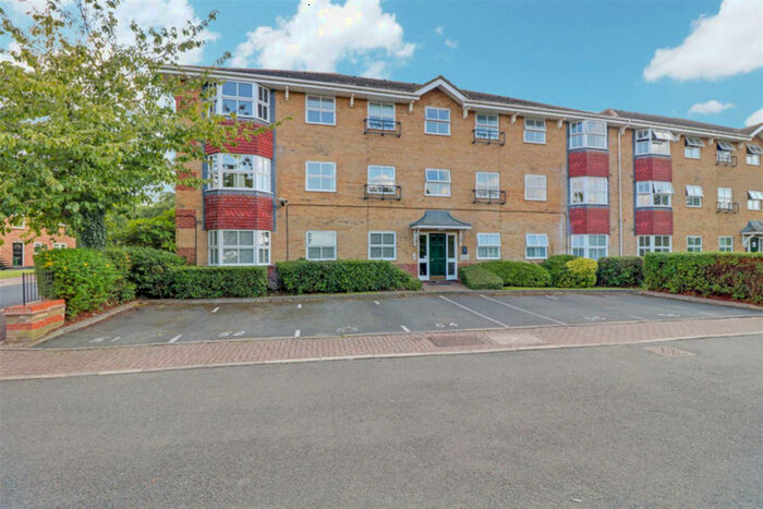 1 Bedroom Apartment To Rent In Wayletts, Leigh-on-sea, SS9